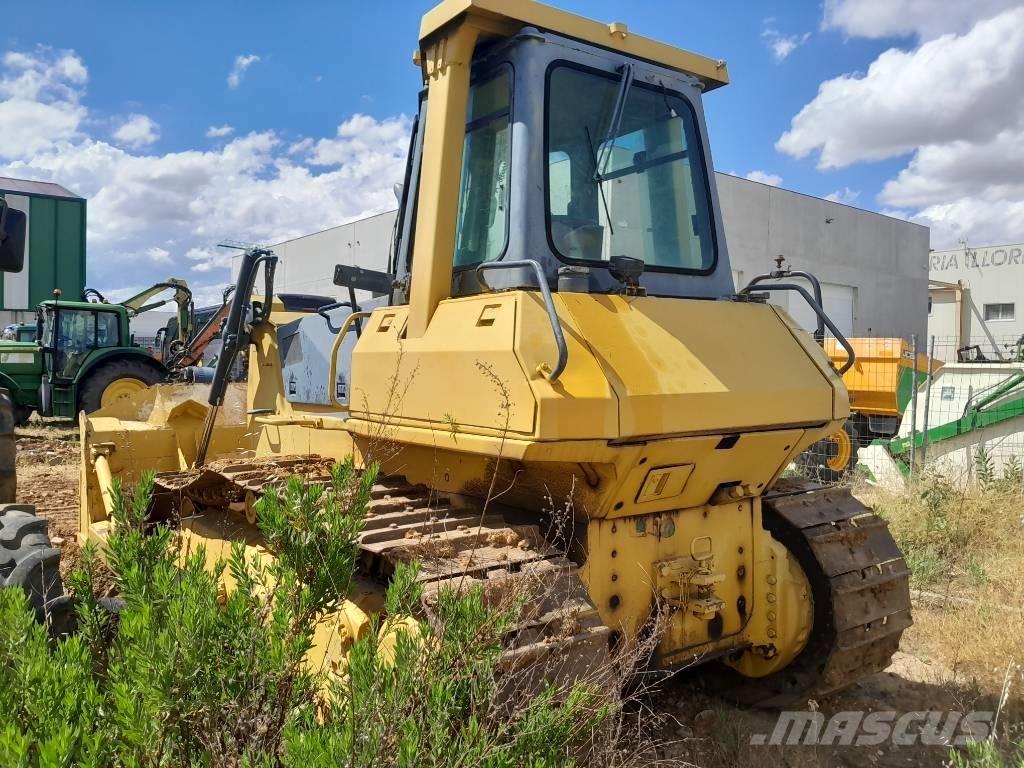 Komatsu D 65 E Гусеничні бульдозери