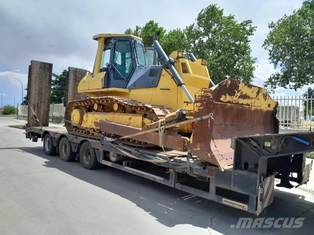 Komatsu D 65 E Гусеничні бульдозери