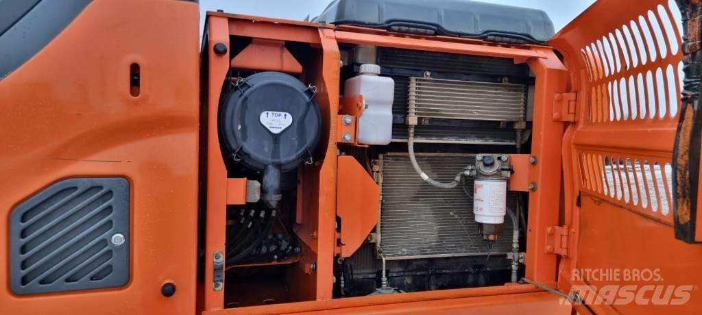 Doosan DX 140 LC-3 Гусеничні екскаватори