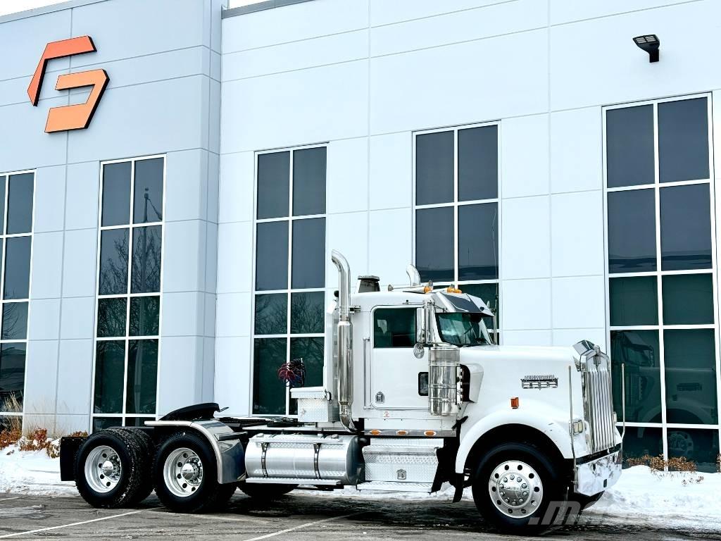 Kenworth W 900 Тягачі