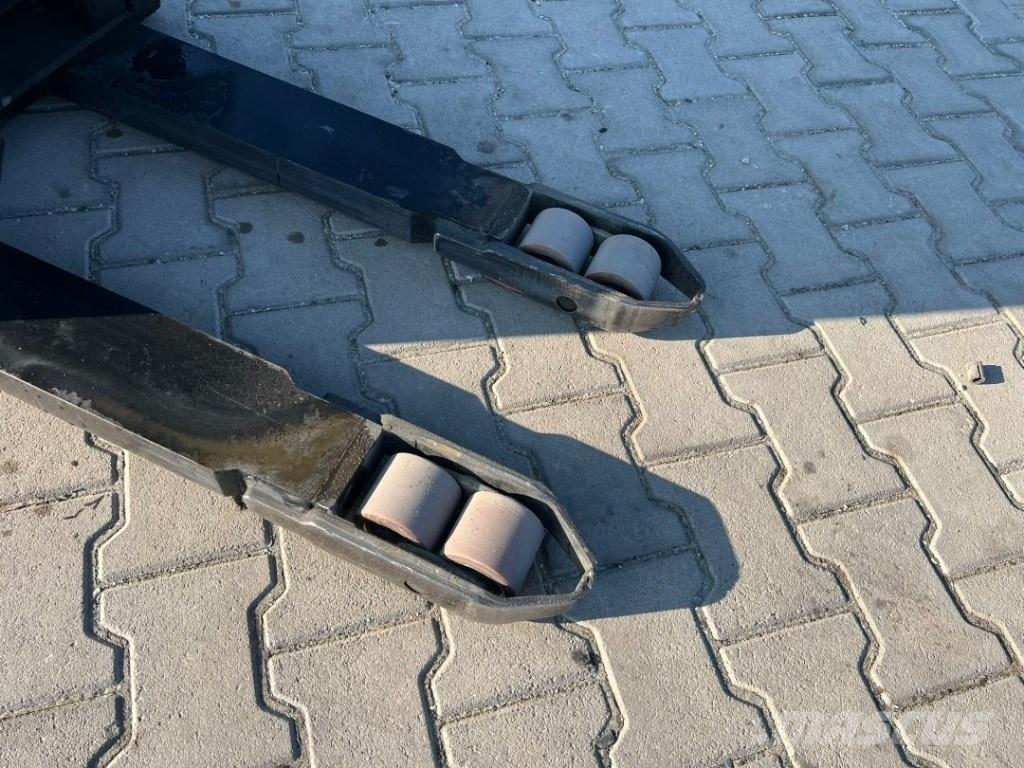 Toyota SPE 140 Ручний візок