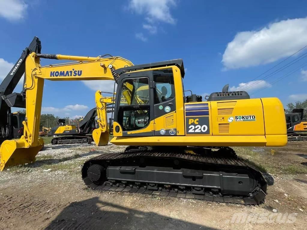 Komatsu PC 220 Гусеничні екскаватори