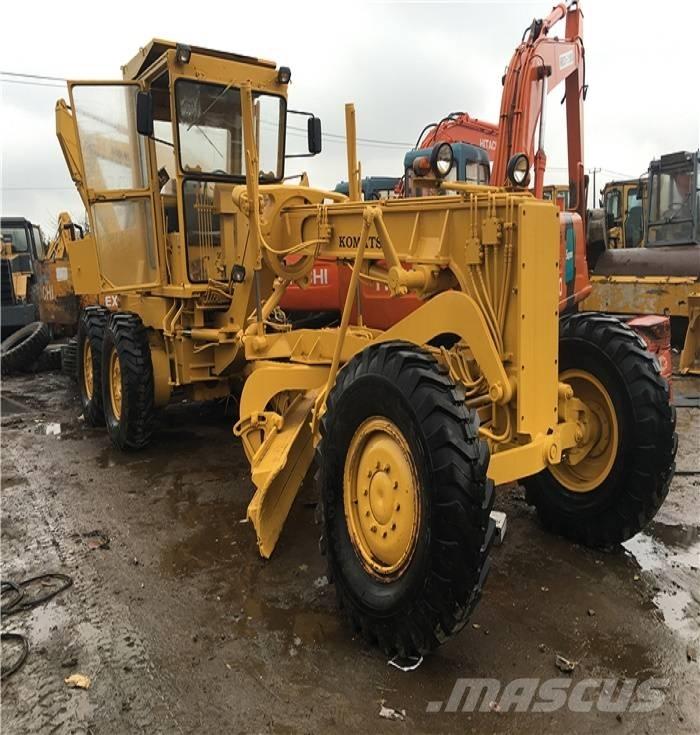 Komatsu GD 661 Грейдери