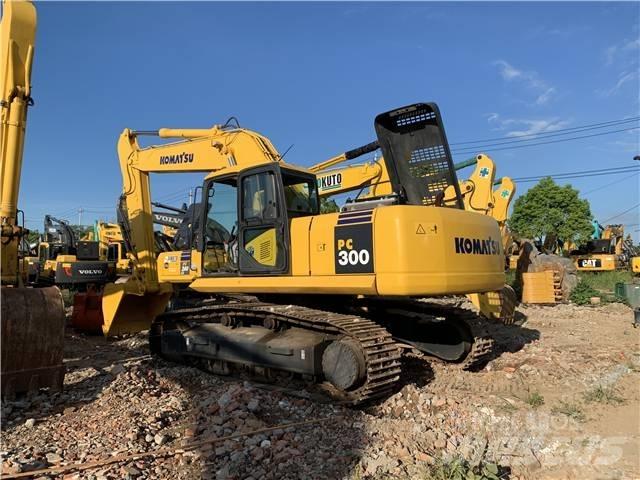Komatsu PC300-7 Гусеничні екскаватори