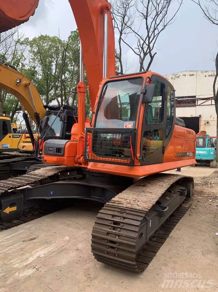 Doosan dx300 Гусеничні екскаватори