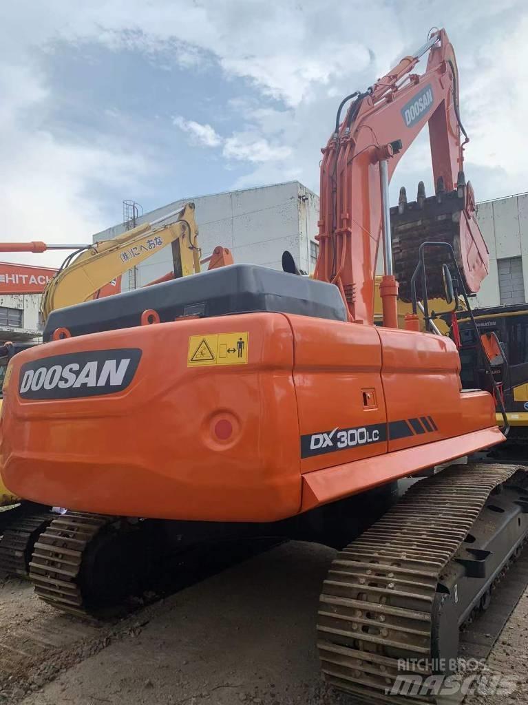 Doosan dx300 Гусеничні екскаватори
