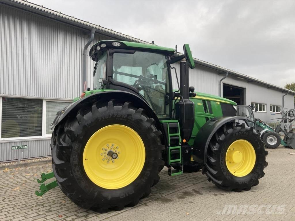 John Deere 6R250 Трактори