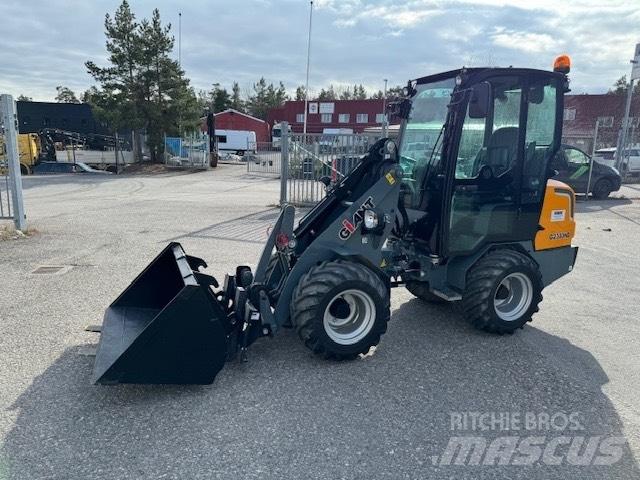 GiANT G2300 HD Малі навантажувачі