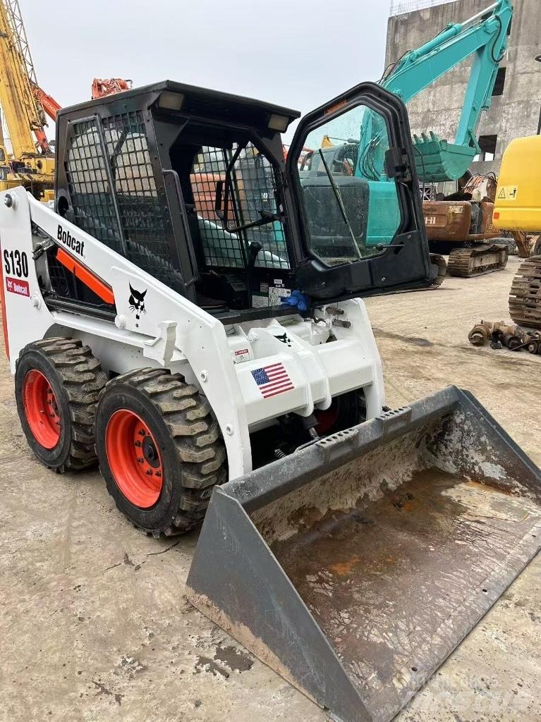 Bobcat S 130 Міні-навантажувачі