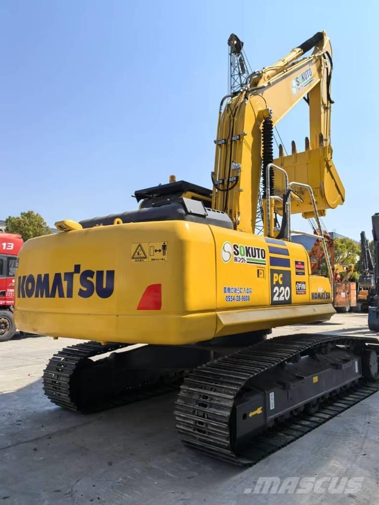 Komatsu PC 220-8 Гусеничні екскаватори