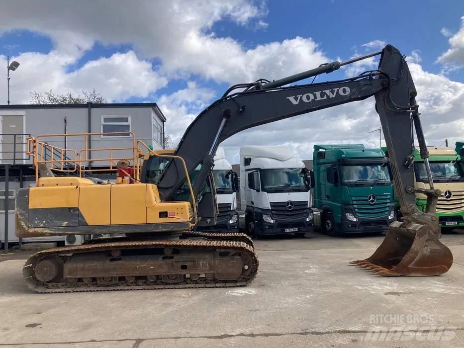 Volvo EC 220 DL Гусеничні екскаватори