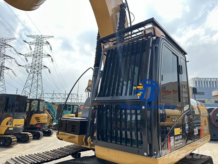 CAT 320D Гусеничні екскаватори
