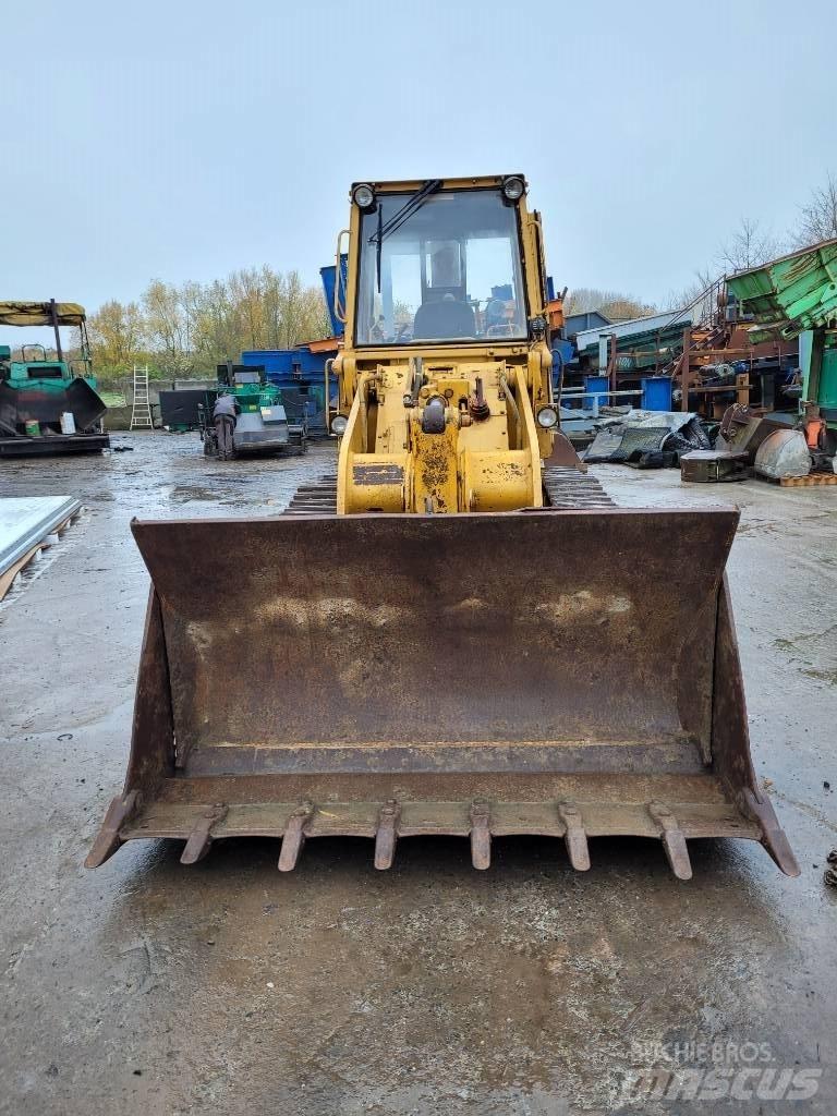 CAT 953 Гусеничні вантажники
