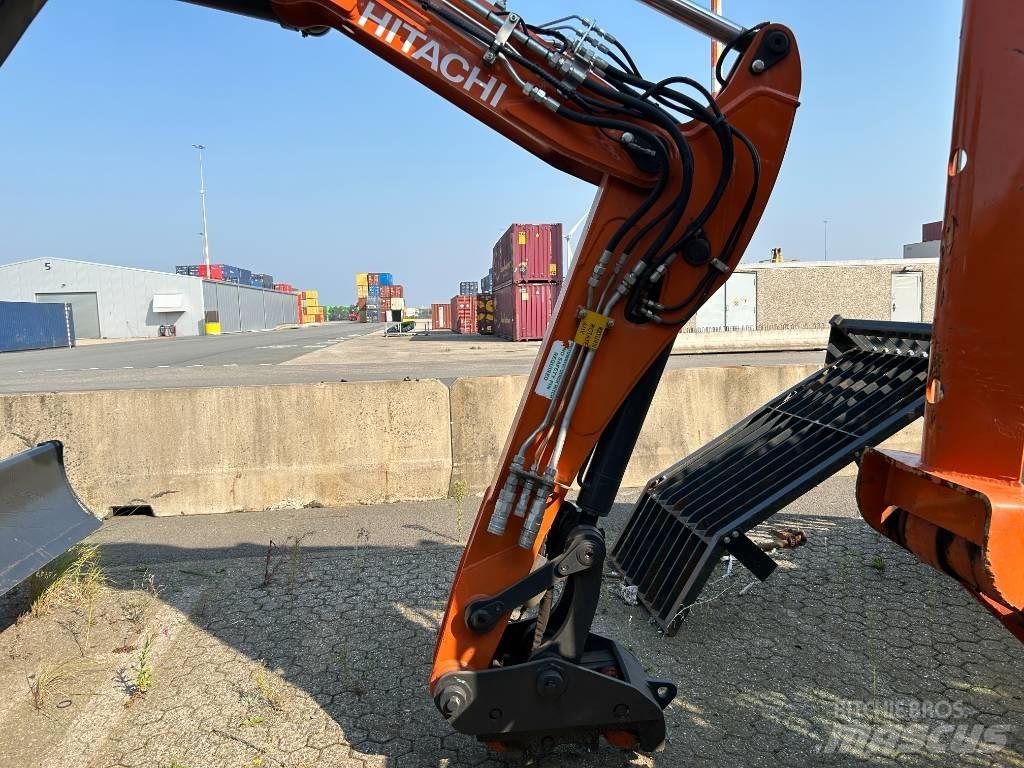 Hitachi ZX95W-7 Колісні екскаватори