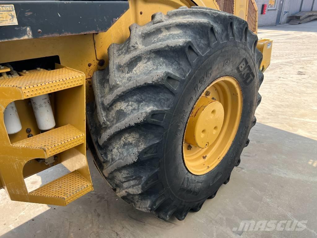 CAT CP76 Грунтові котки