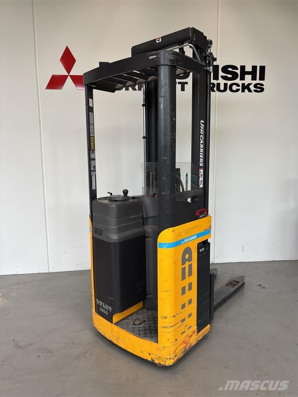 Atlet A160 Самохідні електроштабелери