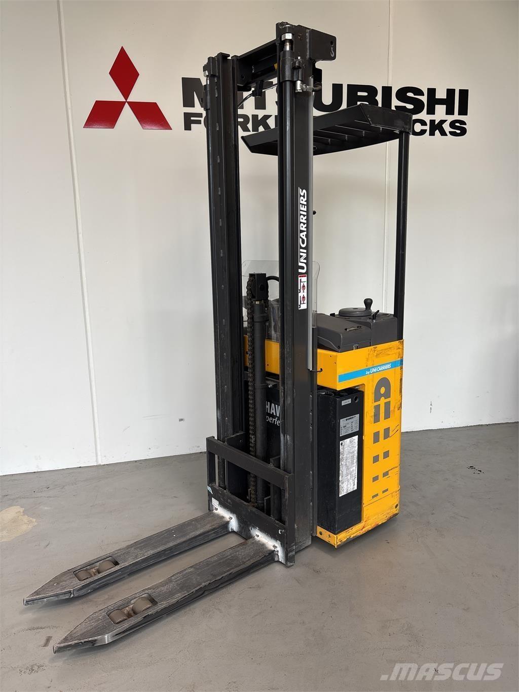 Atlet A160 Самохідні електроштабелери