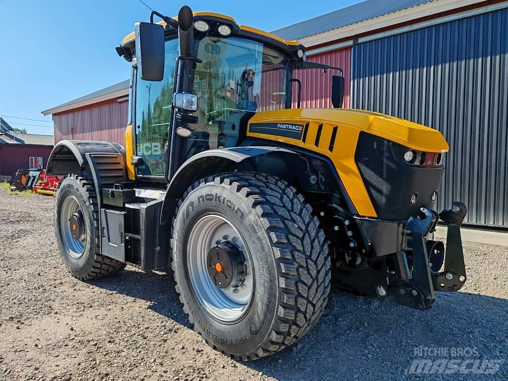 JCB Fastrac 4220 Трактори