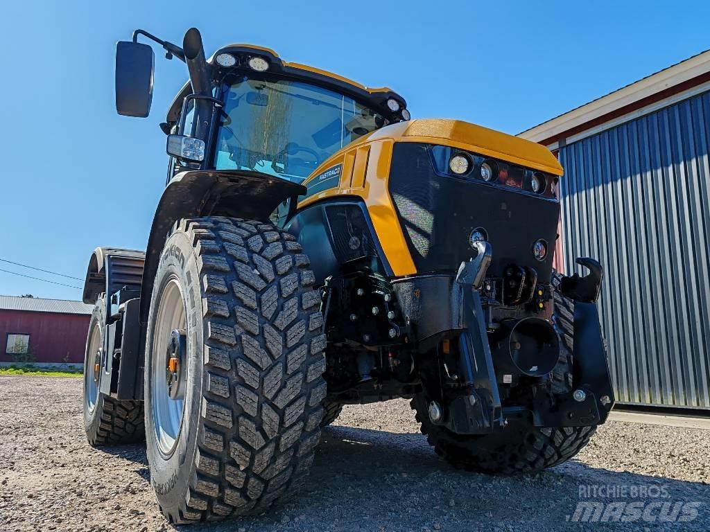 JCB Fastrac 4220 Трактори