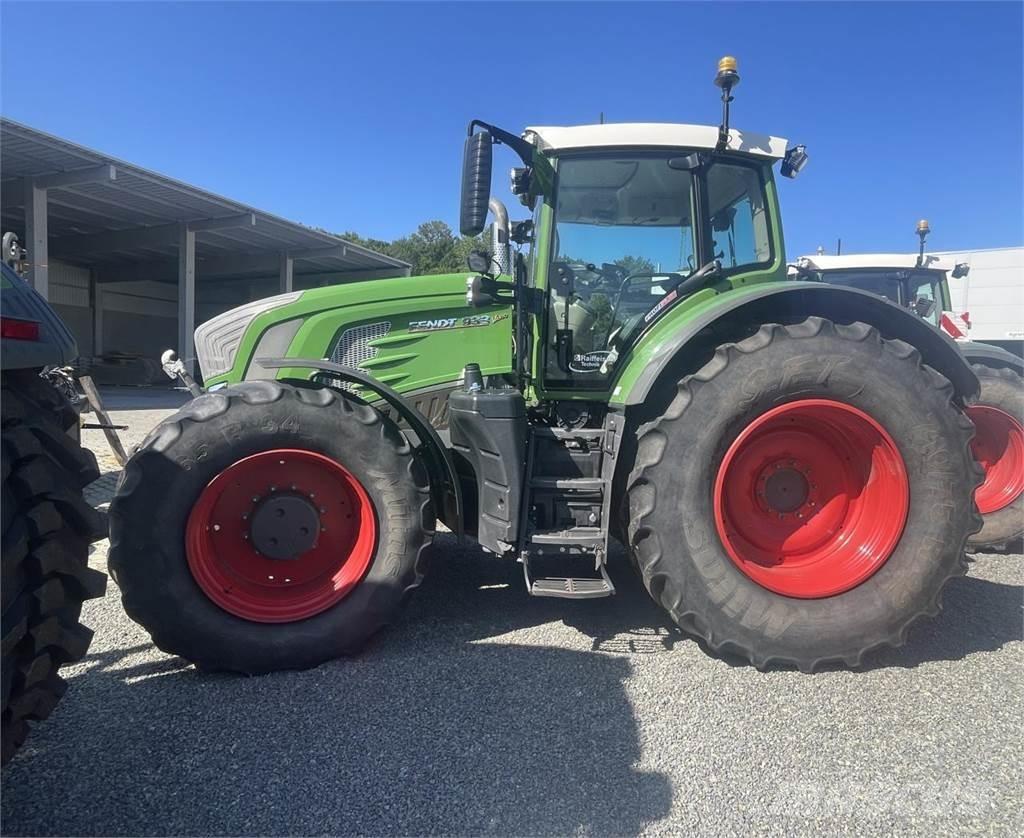 Fendt 933 Vario Трактори