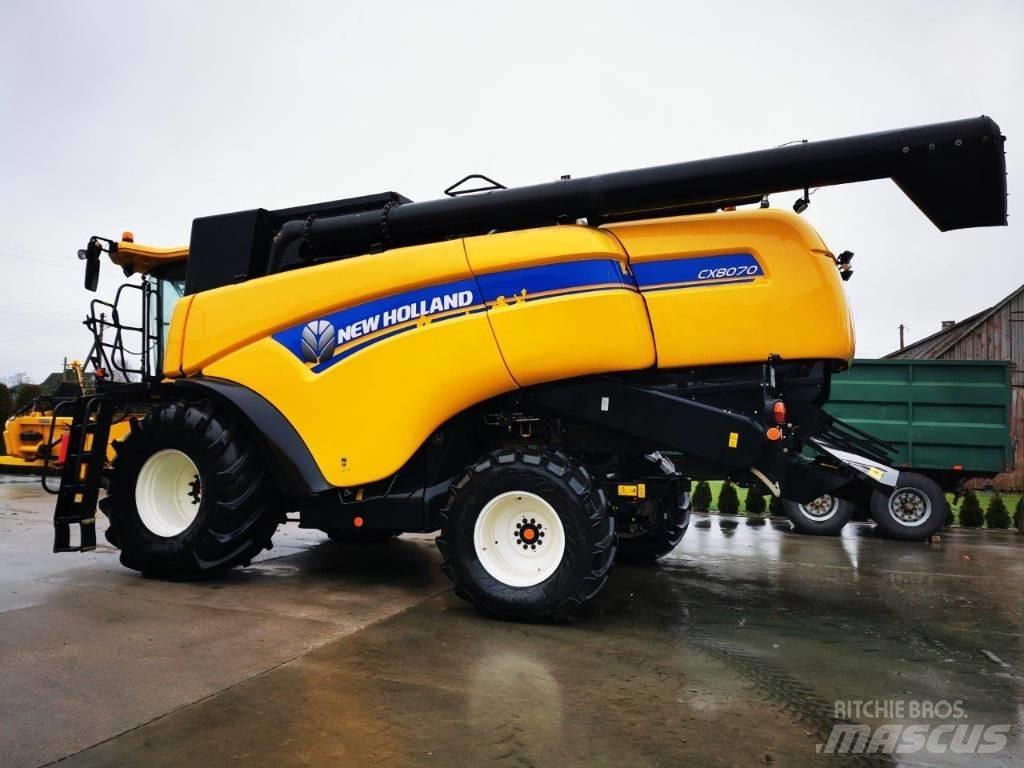 New Holland CX8070 Зернозбиральні комбайни
