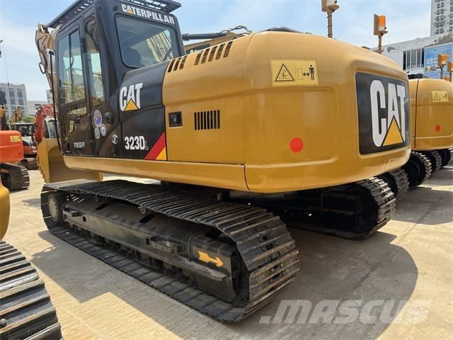 CAT 323 D L Гусеничні екскаватори
