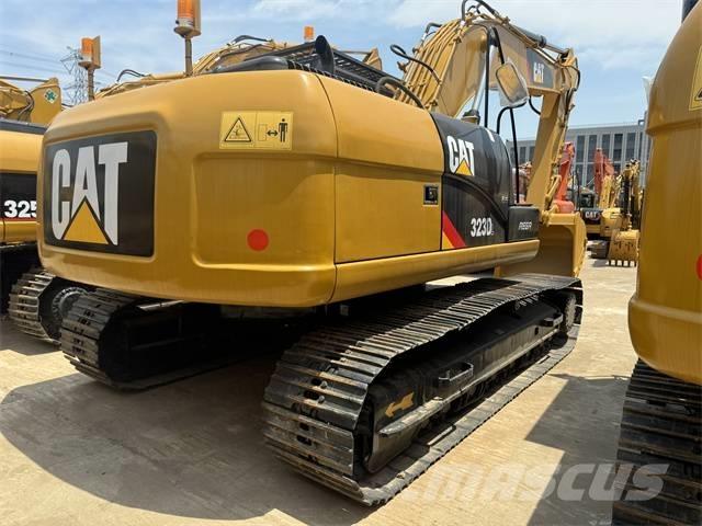 CAT 323 D L Гусеничні екскаватори