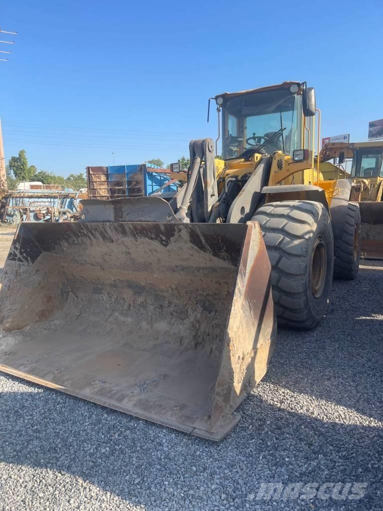 Volvo L 120 E Фронтальні навантажувачі