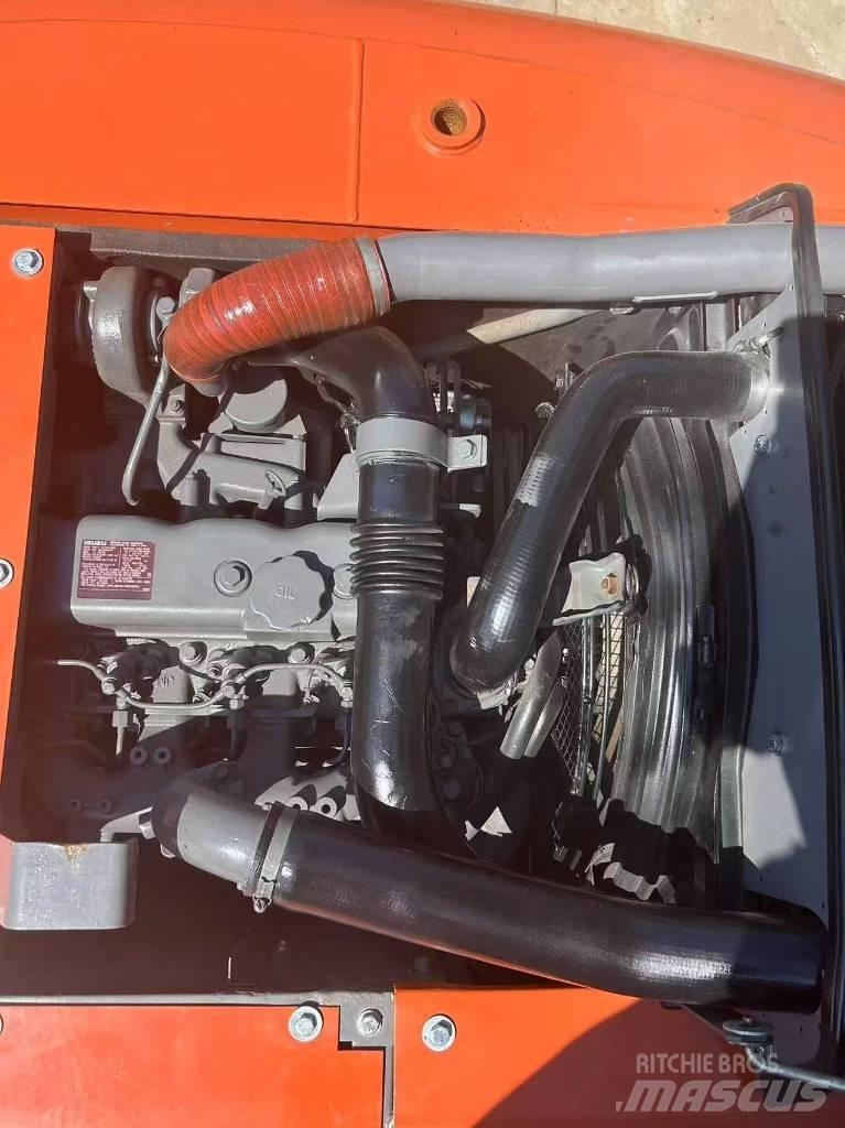 Hitachi ZX 120 Гусеничні екскаватори