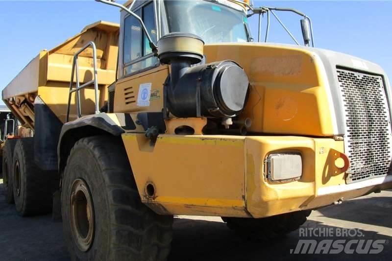 Bell B40D Зчленовані самоскиди