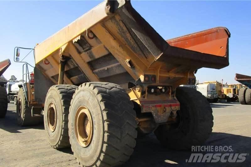 Bell B40D Зчленовані самоскиди