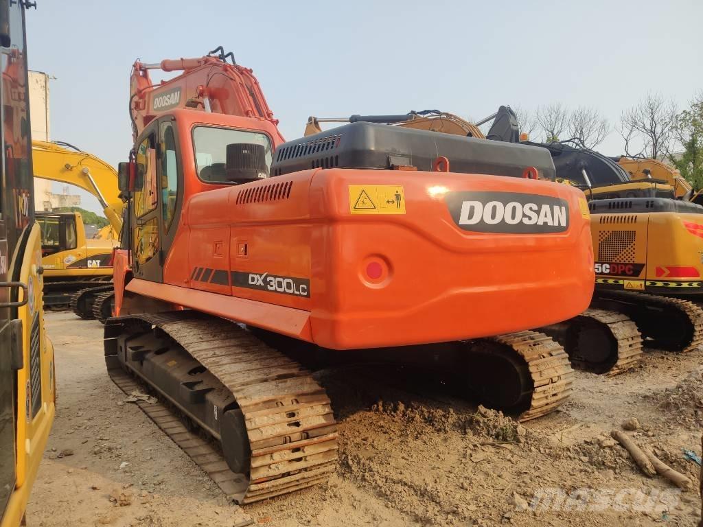 Doosan dx300 Гусеничні екскаватори