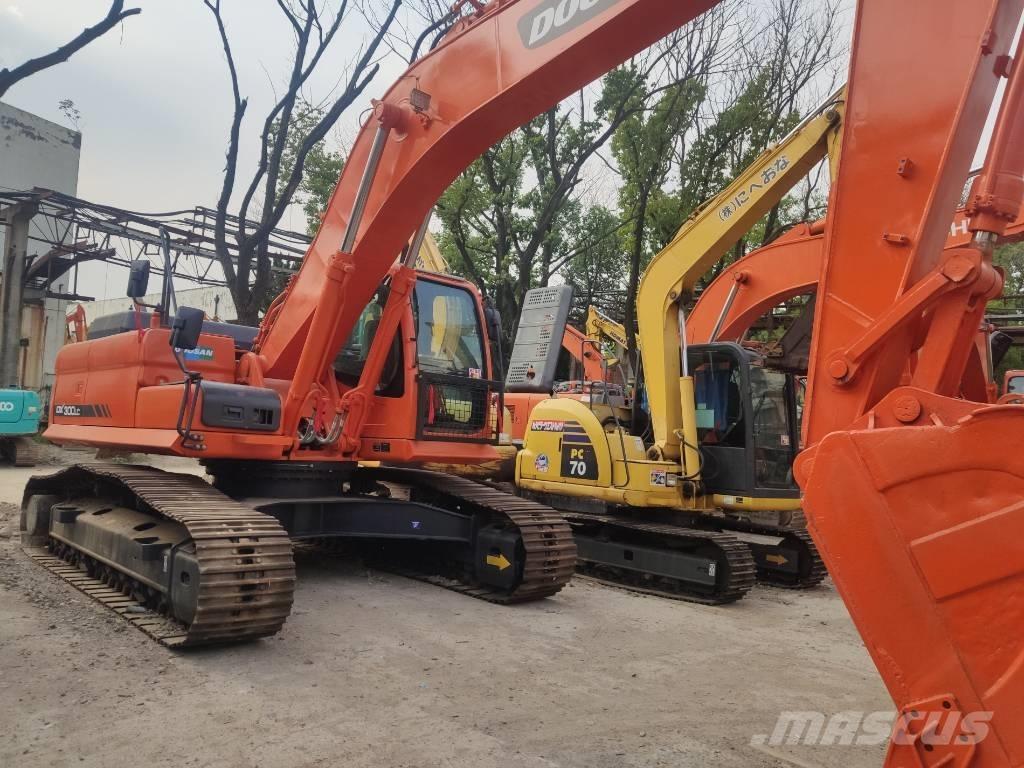 Doosan dx300 Гусеничні екскаватори
