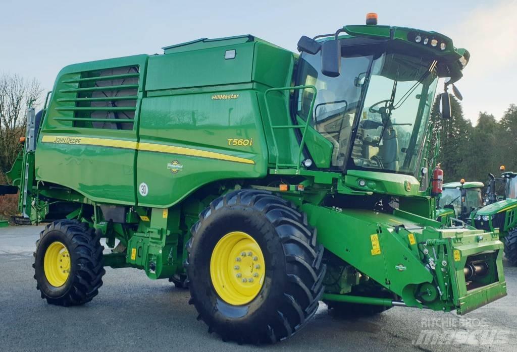 John Deere T 560 i Зернозбиральні комбайни