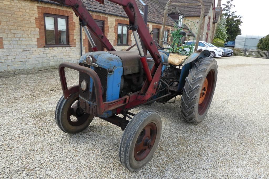 Fordson Super Major Трактори