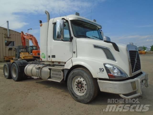 Volvo VNL Тягачі