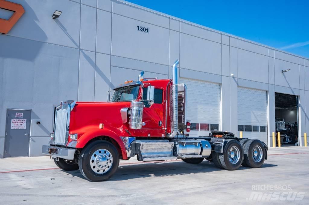 Kenworth W 900 Тягачі