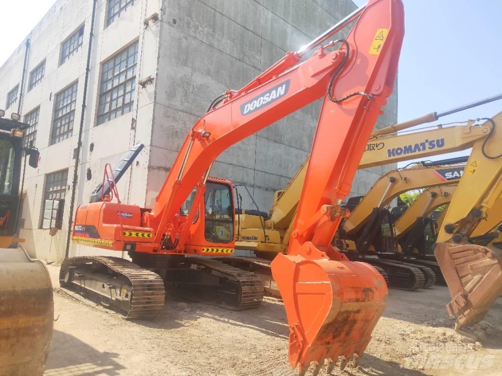 Doosan DH220LC-7 Гусеничні екскаватори