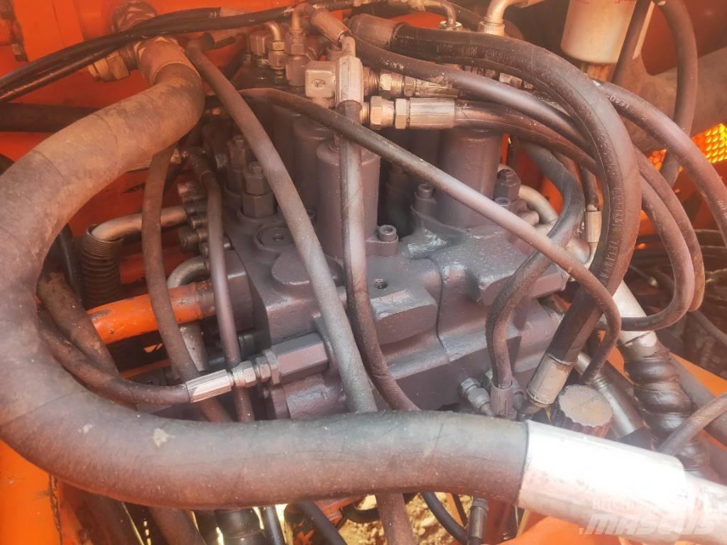 Doosan DH220LC-7 Гусеничні екскаватори