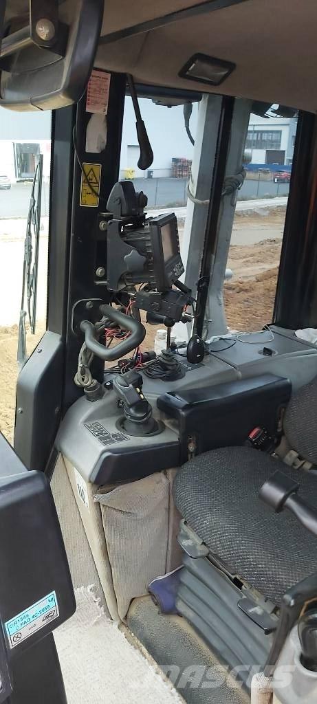 CAT D6N XL Гусеничні бульдозери