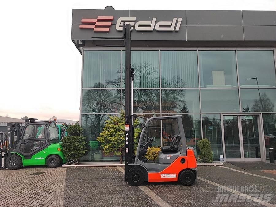 Toyota 02-8FDF15 Дизельні навантажувачі