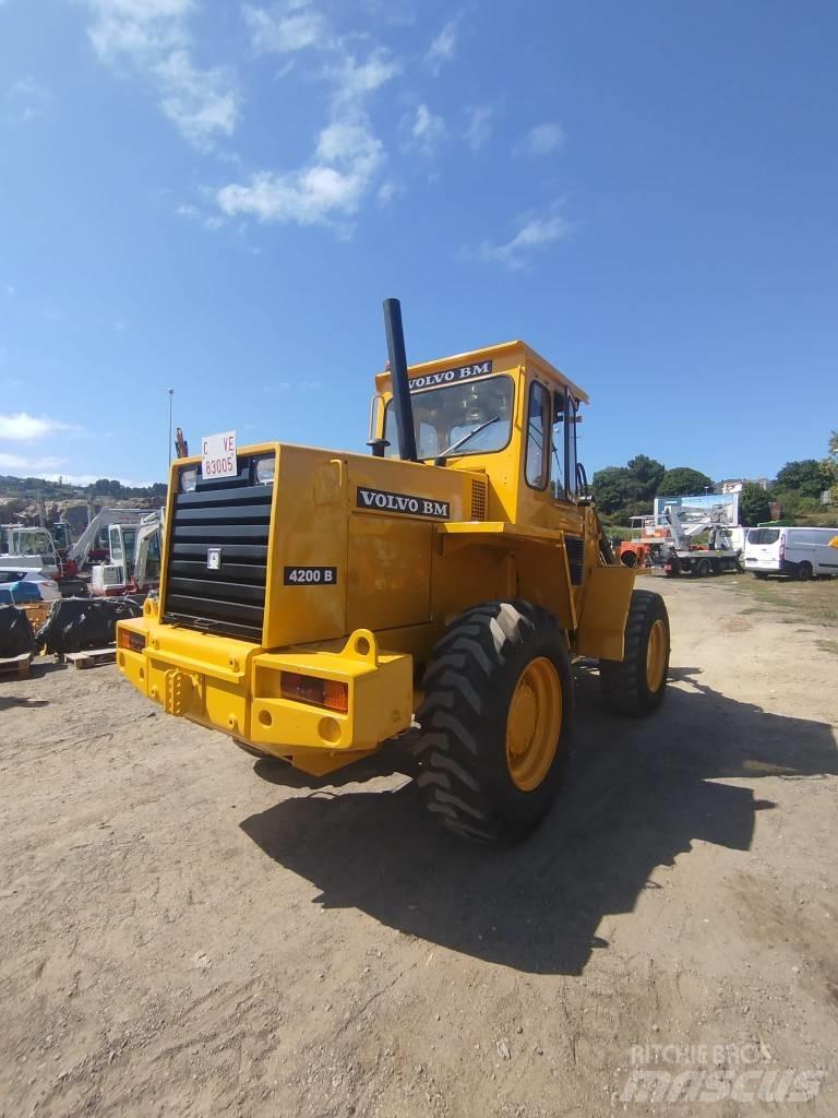 Volvo BM 4200 Фронтальні навантажувачі