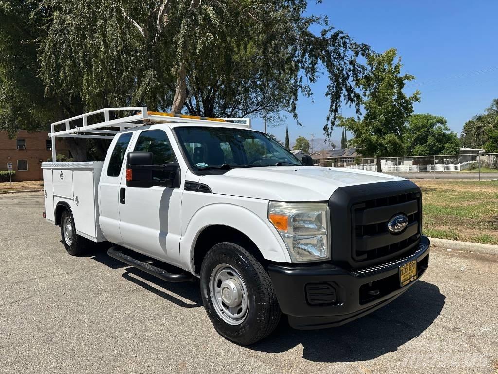 Ford F 250 SD Пікапи / Бічне розвантаження