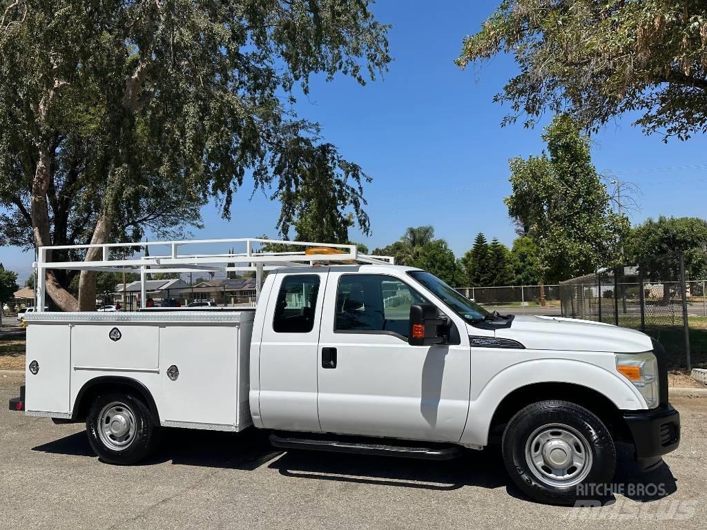 Ford F 250 SD Пікапи / Бічне розвантаження