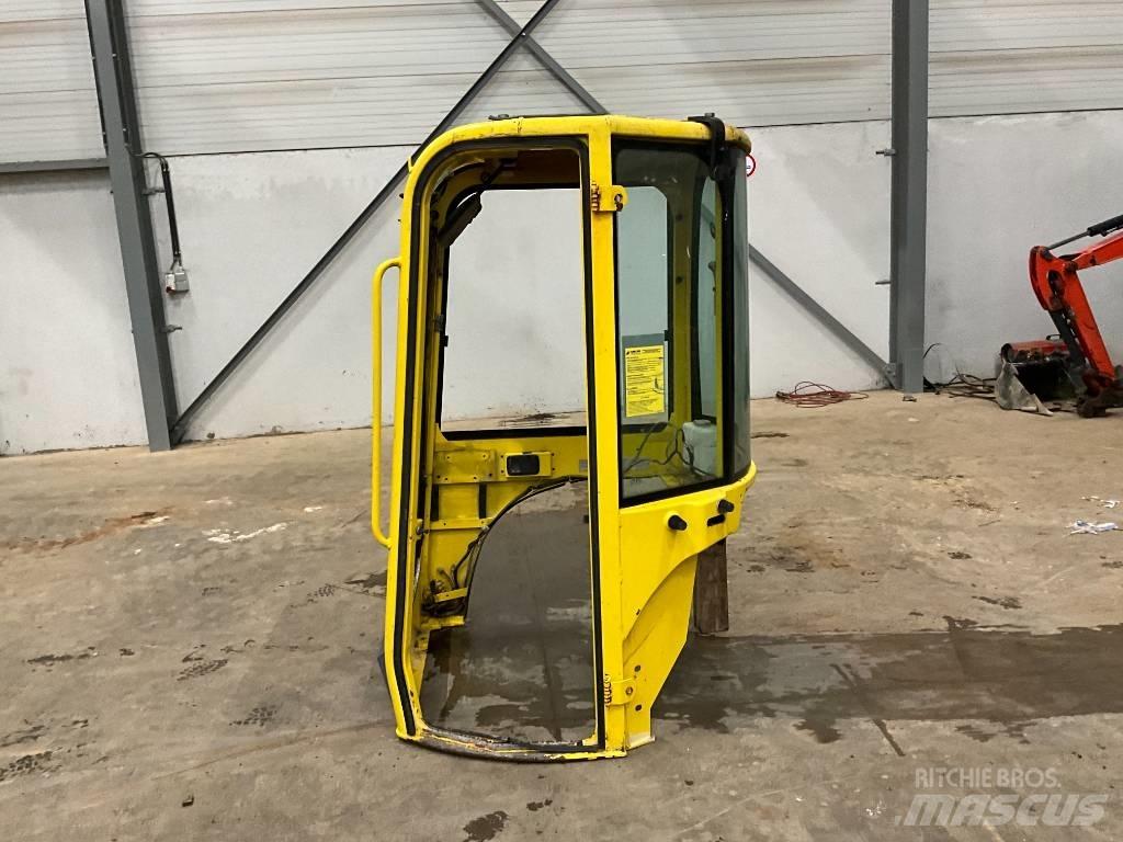 Yanmar Vio 20 / vio 25 Кабіна