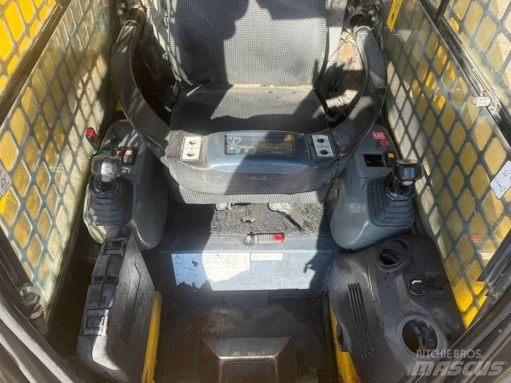 Komatsu SK 820-5 Міні-навантажувачі