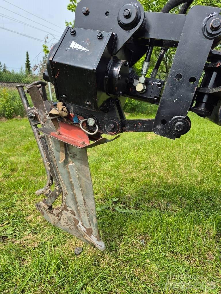 Ditch Witch R300 Канавокопачі