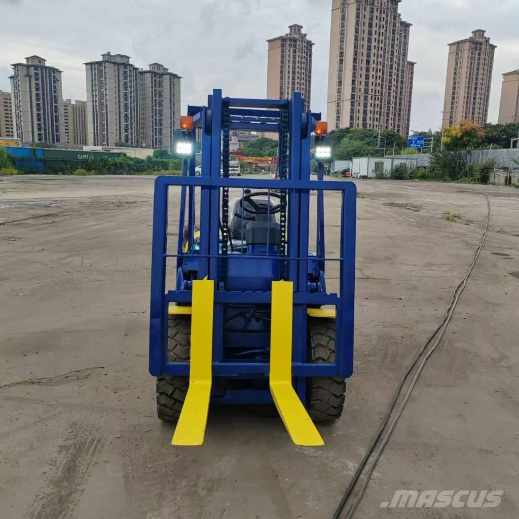 Komatsu FD 30 T-17 Дизельні навантажувачі