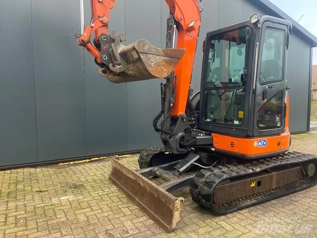Hitachi U55-5a Міні-екскаватори < 7т