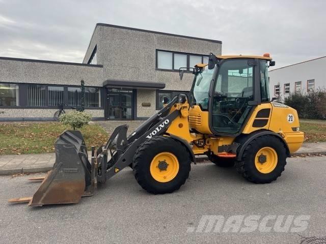 Volvo L 25 F Фронтальні навантажувачі